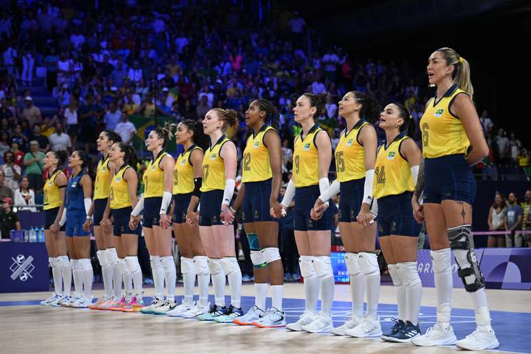 Seleção feminina de vôlei contra os Estados Unidos