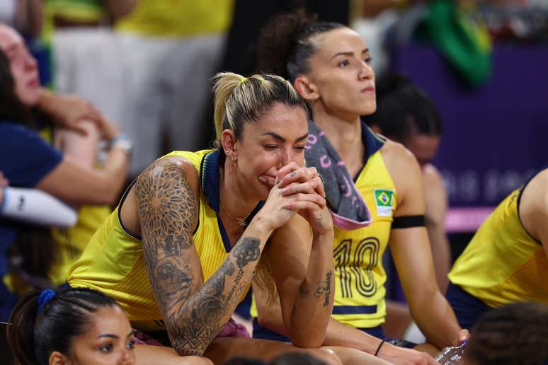 Thaisa lamenta derrota do Brasil diante dos EUA na semi do vôlei olímpico