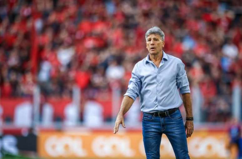 Renato Gaúcho dividiu o elenco do Grêmio para duas competições –