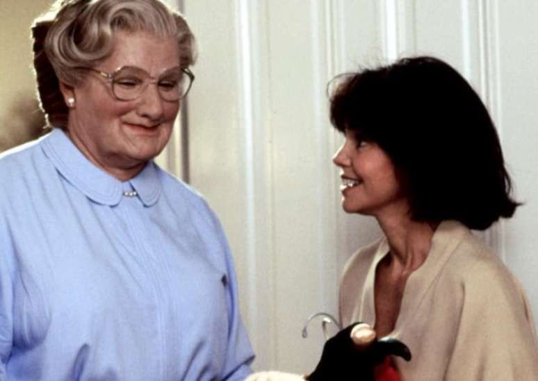 Sally Field e Robin Williams contracenaram em 'Uma Bab&aacute; Quase Perfeita', de 1993
