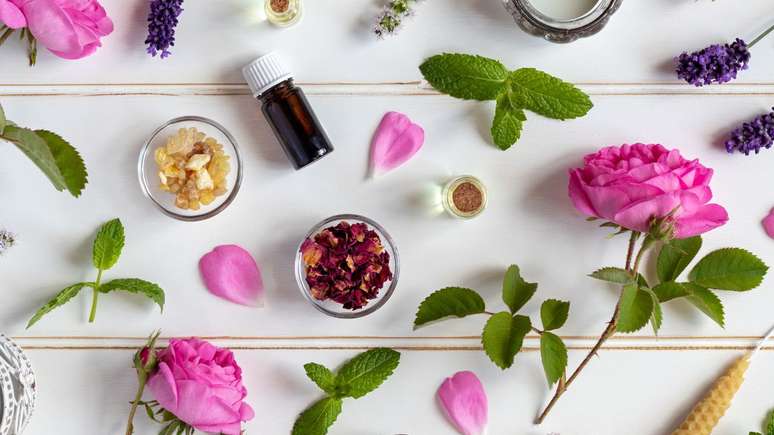 Aprenda um jeito f&aacute;cil de aliviar dor muscular com &oacute;leo essencial