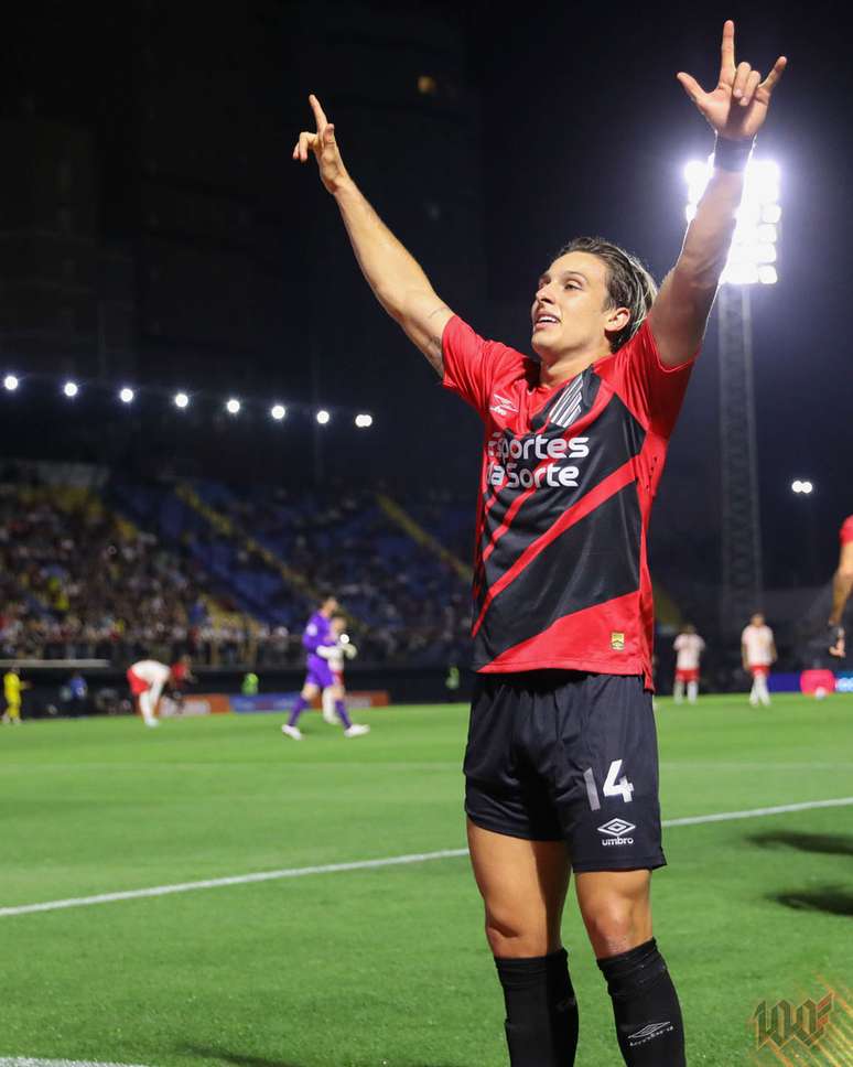 Canobbio, jogador do Athletico. 