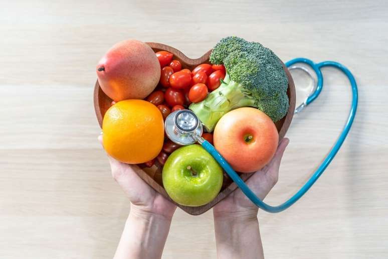 O cuidado com a alimentação é essencial para o controle do colesterol