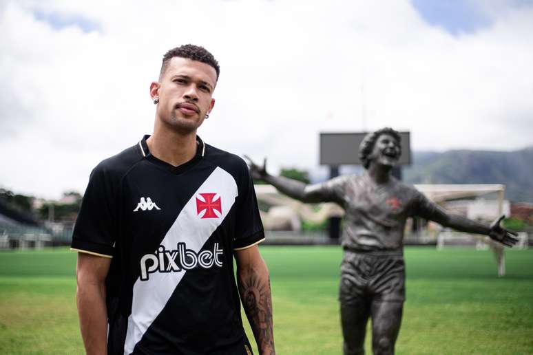 Jo&atilde;o Victor e Roberto Dinamite 