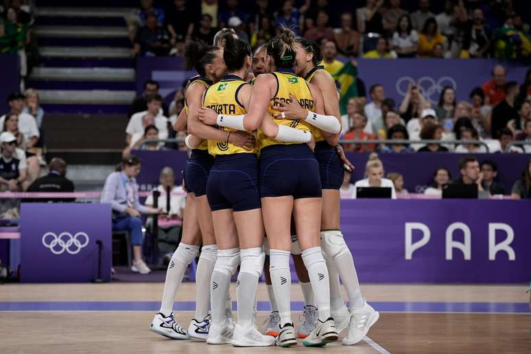 Brasil e EUA disputam vaga na final do vôlei feminino em Paris