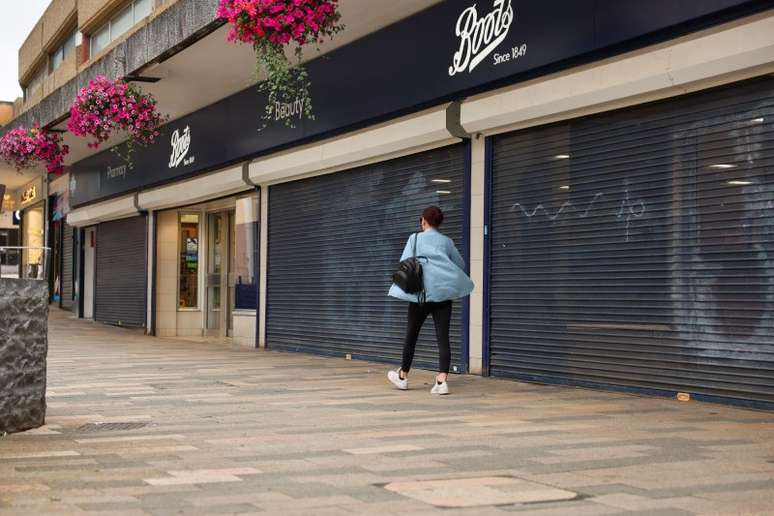 Lojas fechadas por temor de protesto em Barnsley
 8/8/2024    REUTERS/Denis Balibouse