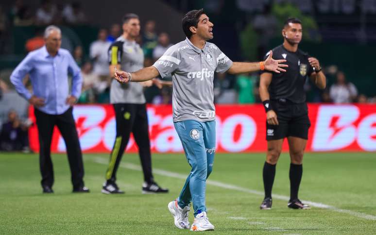 Abel Ferreira foi expulso por Anderson Daronco no duelo entre Palmeiras x Flamengo, pela Copa do Brasil