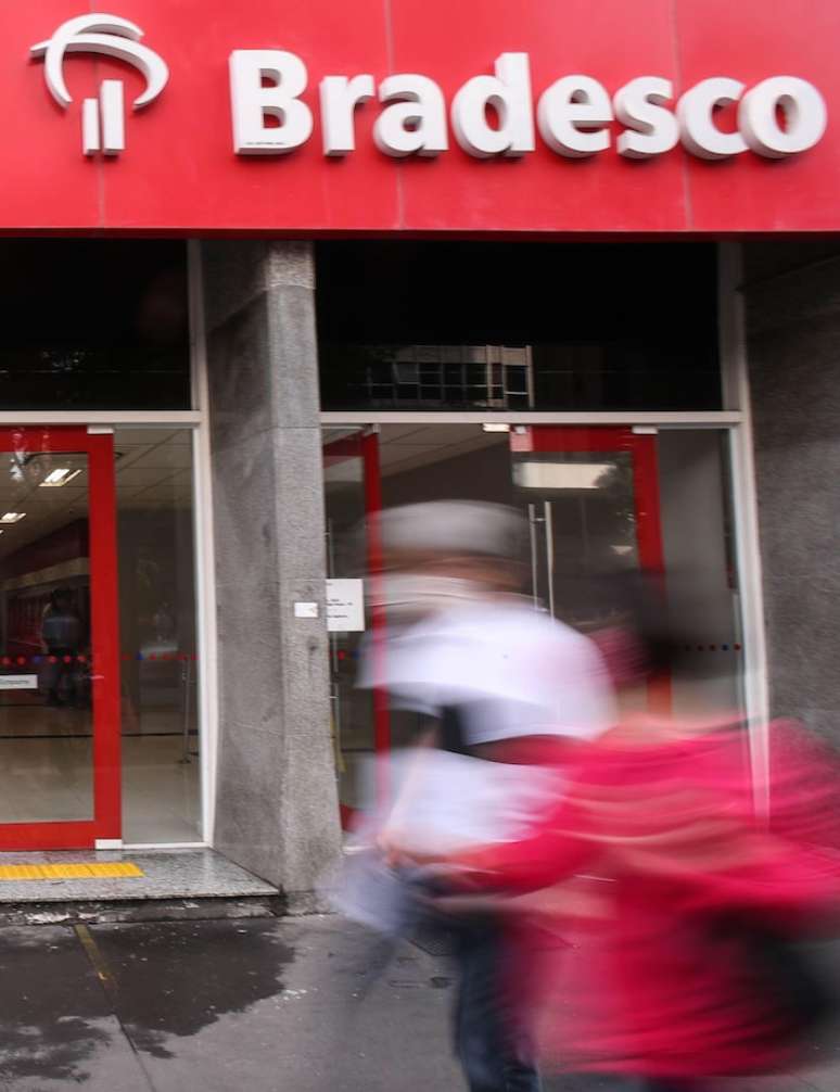 Bradesco avança no setor do agronegócio após acordo com Banco John Deere