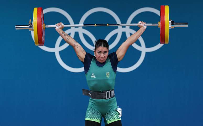 Amanda Schott, do Brasil, na final do levantamento de peso feminino dos Jogos de Paris