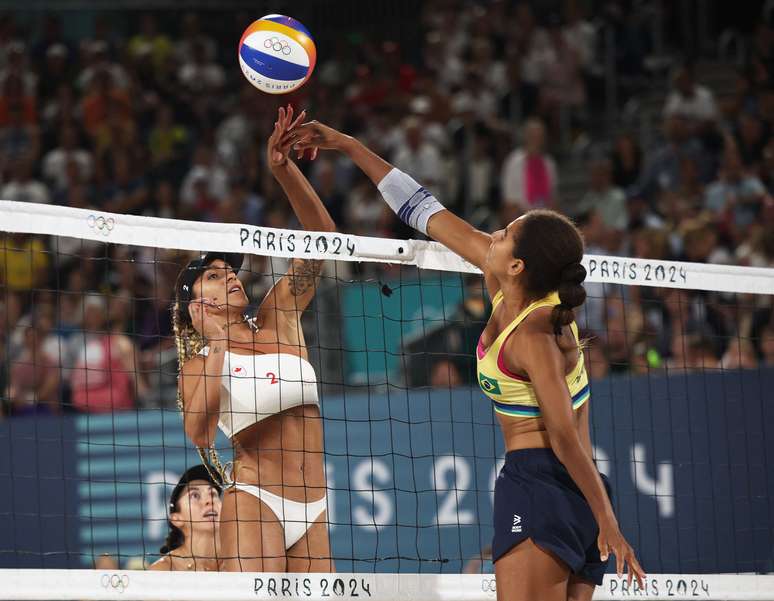 Ana Patrícia e Duda disputam final do vôlei de praia dos Jogos de Paris