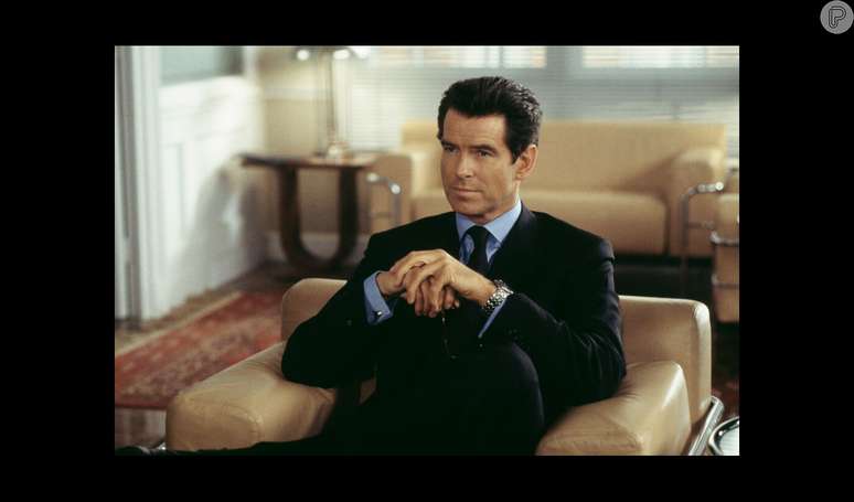 'Me deixaram deitado na sarjeta': Pierce Brosnan foi demitido como James Bond quando esperava continuar sendo o agente 007.