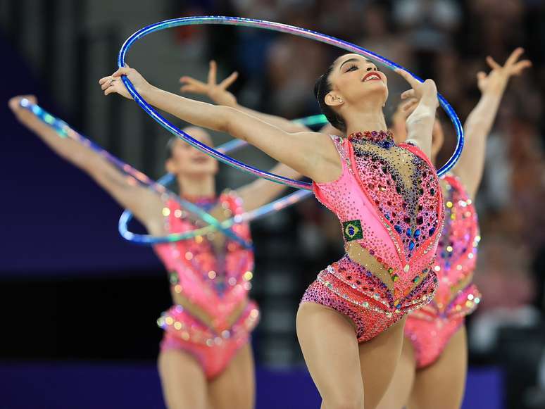 Brasil tenta vaga na final da ginástica rítmica