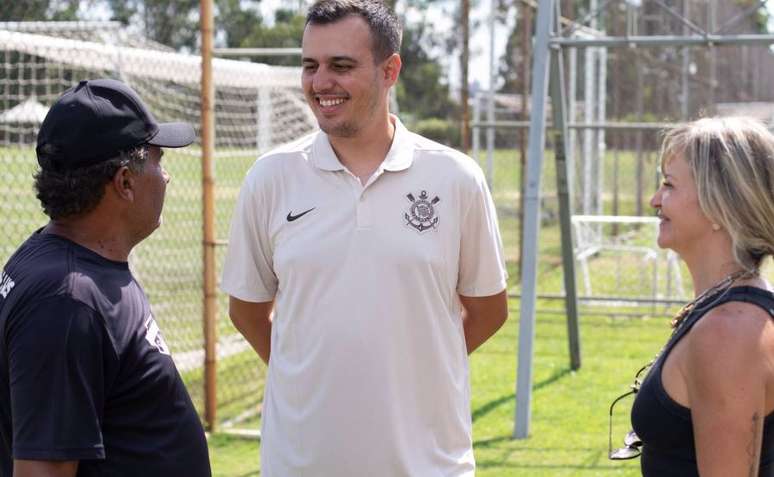 Lucas Piccinato substituiu Arthur Elias quando deixou o Corinthians e assumiu a seleção brasileira feminina