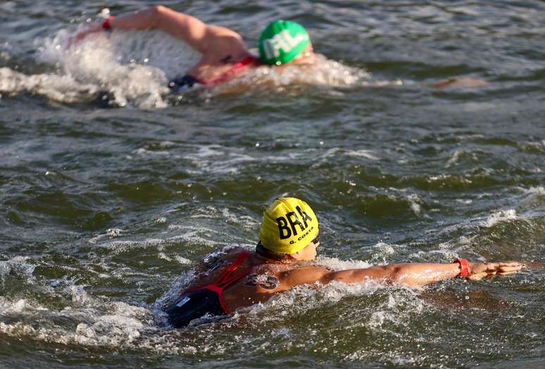 'Cachorrão' disputa a maratona aquática em Paris