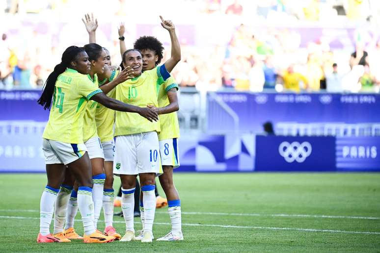 A rainha do futebol brasileiro feminino (Photo by CHRISTOPHE ARCHAMBAULT/AFP via Getty Images)