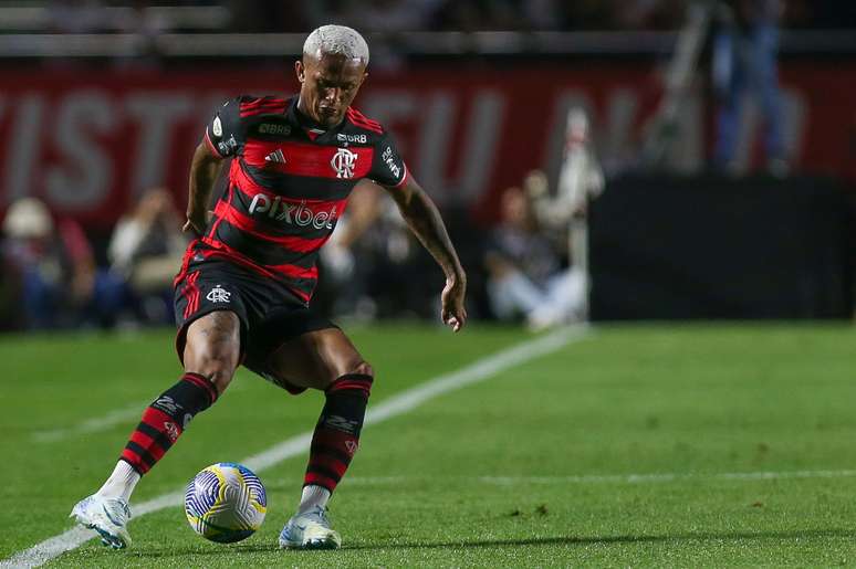 Wesley, lateral do Flamengo.