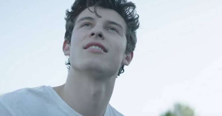 Shawn Mendes conta em música que estava 'prestes a ser pai'