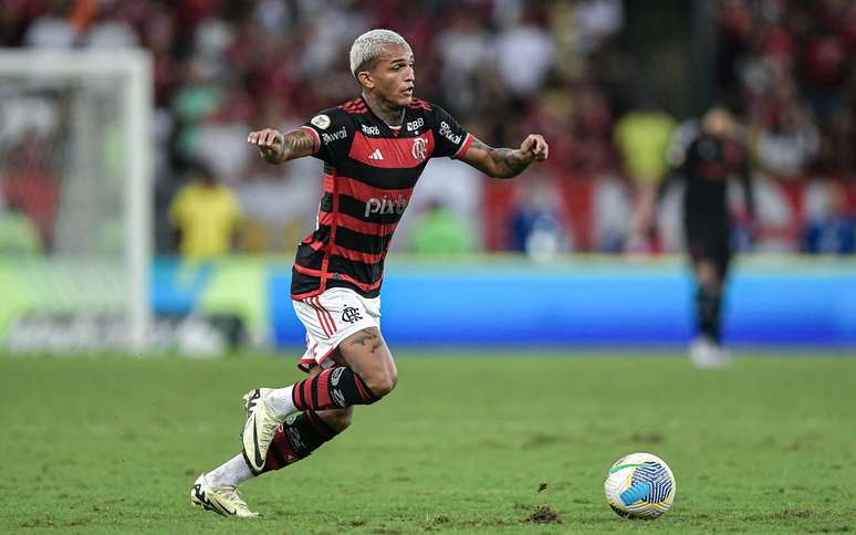 Wesley em ação pelo Flamengo