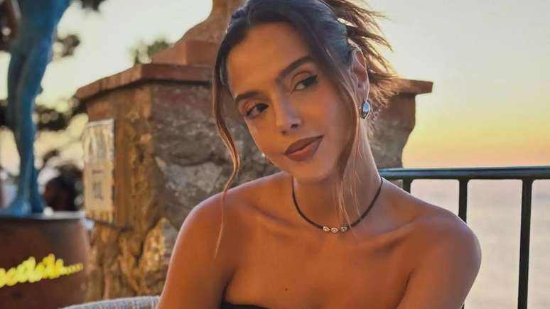 Giovanna Lancellotti foi em aniversário de Preta Gil 