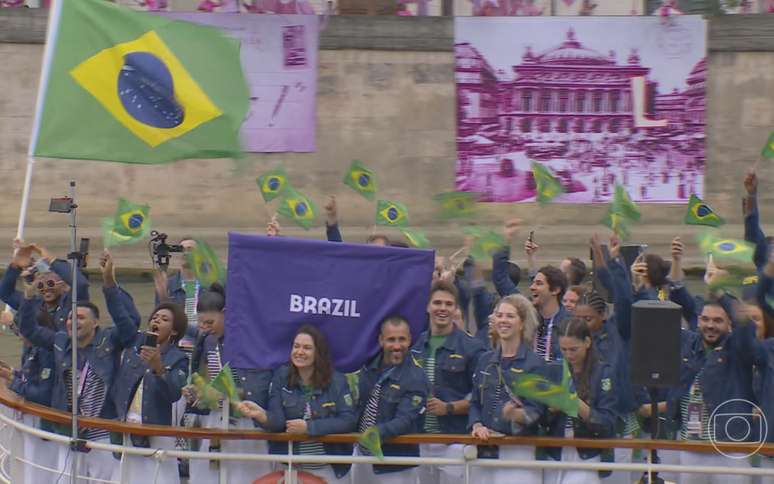 Time Brasil na abertura das Olimpíadas de Paris 2024 durante a transmissão da Globo 