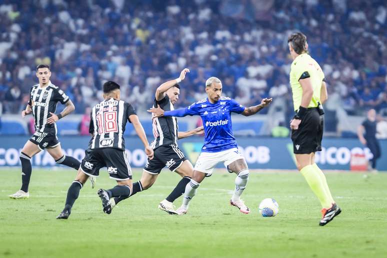 Clássico termina em empate. 