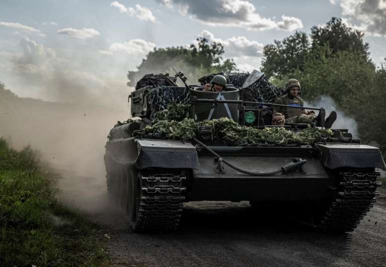 Militares ucranianos perto da fronteira russa em Sumy 
 11/8/2024   REUTERS/Viacheslav Ratynskyi