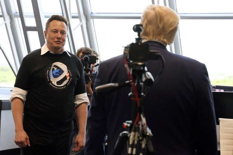 Trump e Musk em um encontro no centro espacial Kennedy, da Nasa, em 2020