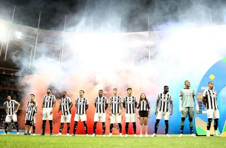 Botafogo era melhor do que o Bahia quando a arbitragem interveio no roteiro do jogo –