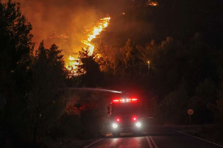 Incêndio em Dionysos, perto de Atenas -  12/8/2024   REUTERS/Alexandros Avramidis