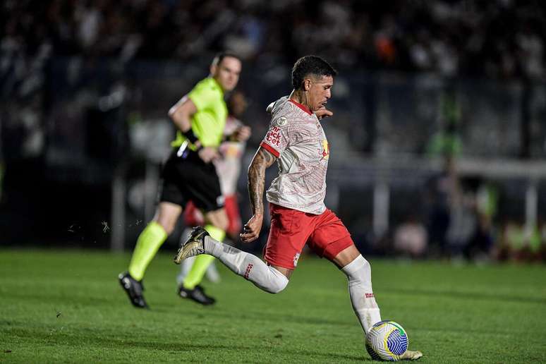Jadsom Silva (Bragantino) durante jogo contra o Vasco, no dia 03.08.2024 