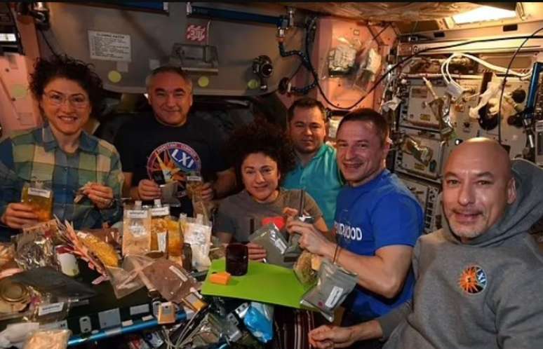 Astronautas em missão na ISS