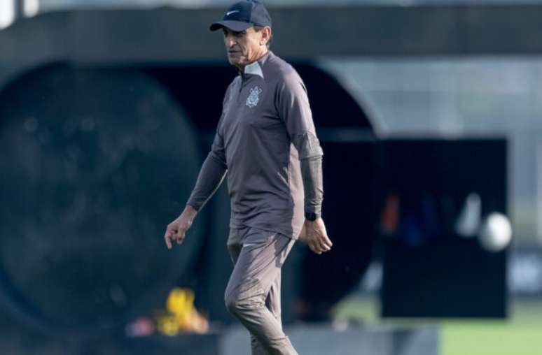 Ramón Díaz tenta evitar pior sequência do Corinthians no ano