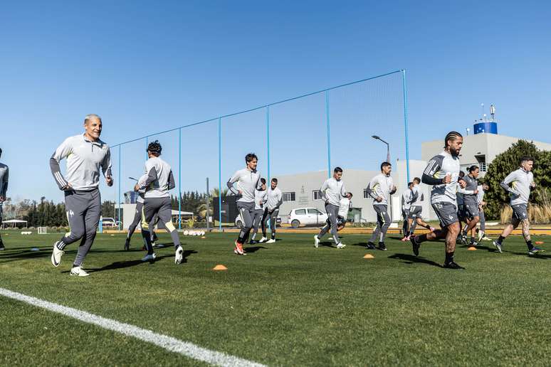 Atlético treina em Buenos Aires. 