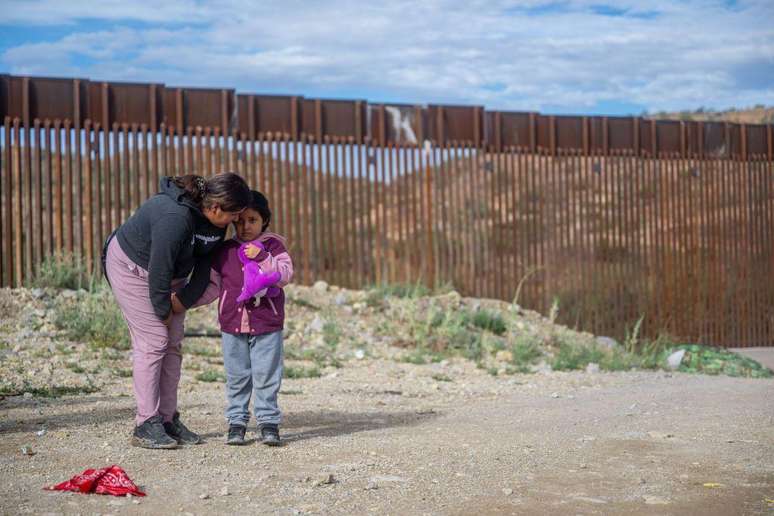 Promessas como a constru&ccedil;&atilde;o de um muro na fronteira americana com o M&eacute;xico fazem parte de uma mentalidade nativista, dizem especialistas