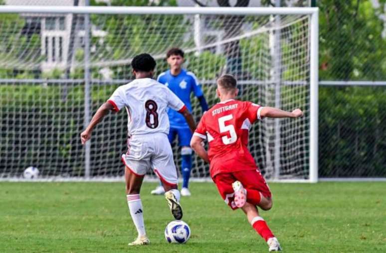 Enzo durante a partida contra o Stuttgart –