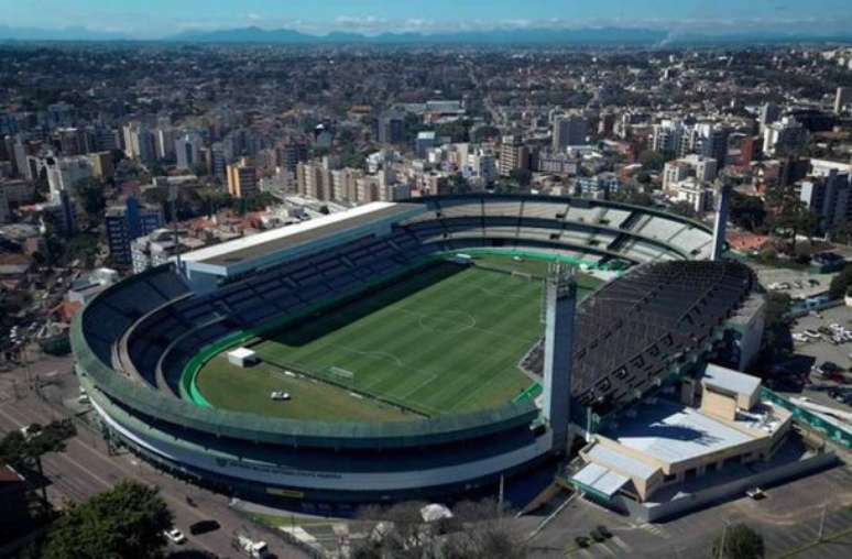 Grêmio e Fluminense se enfrentam nesta terça-feira (13) no Couto Pereira –