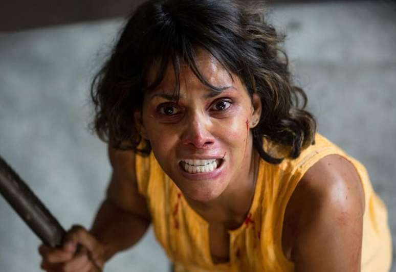 Halle Berry em cena do filme O Sequestro, de 2017