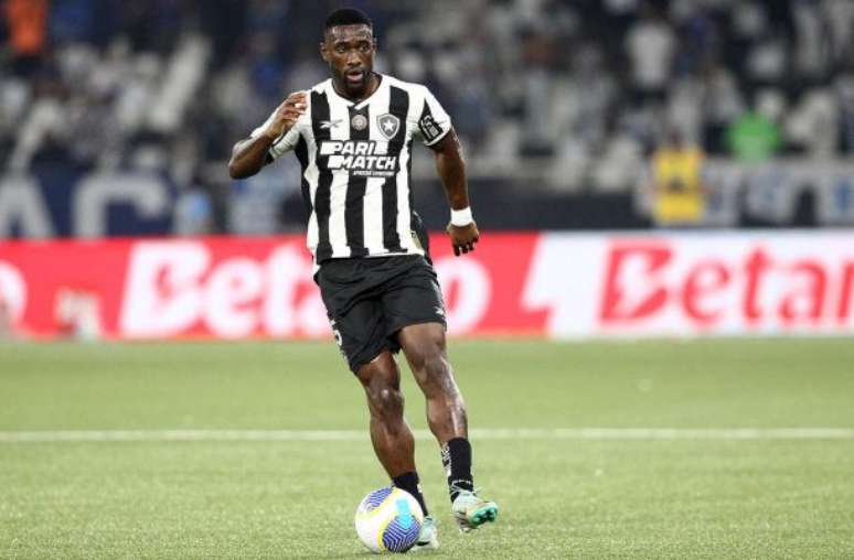 Bastos lidera o setor defensivo do Botafogo –