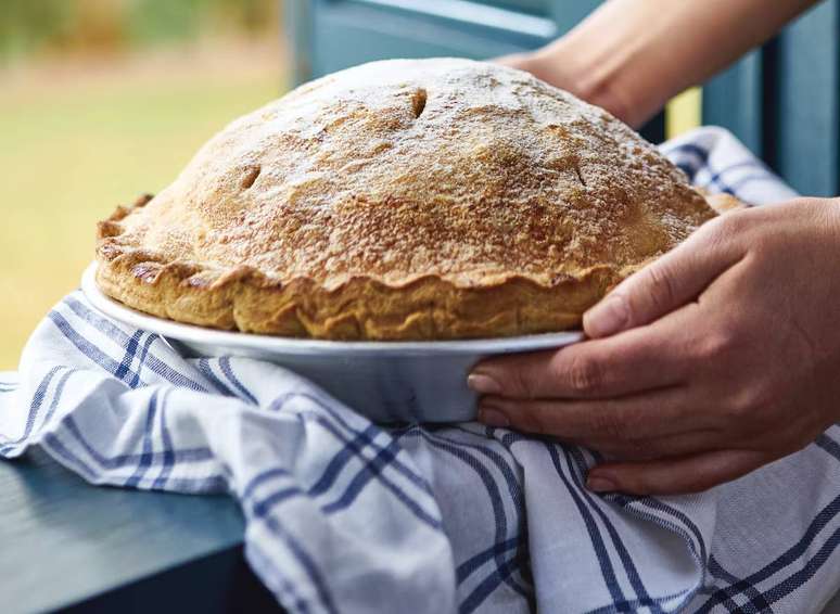 A icônica torta de maçã do Ráscal é uma das receitas publicadas no livro em comemoração ao aniversário de 30 anos do restaurante