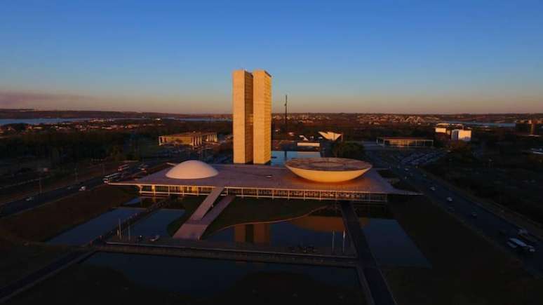 PEC nº 32 está parada no Congresso