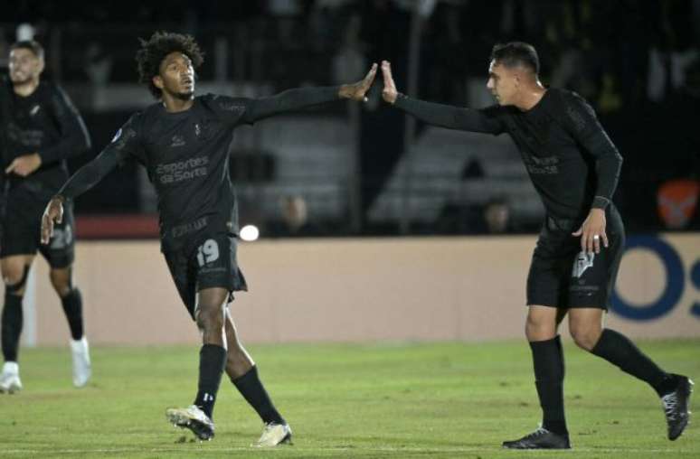 Corinthians derrotou o Red Bull Bragantino com gols de Giovane e Talles Magno –