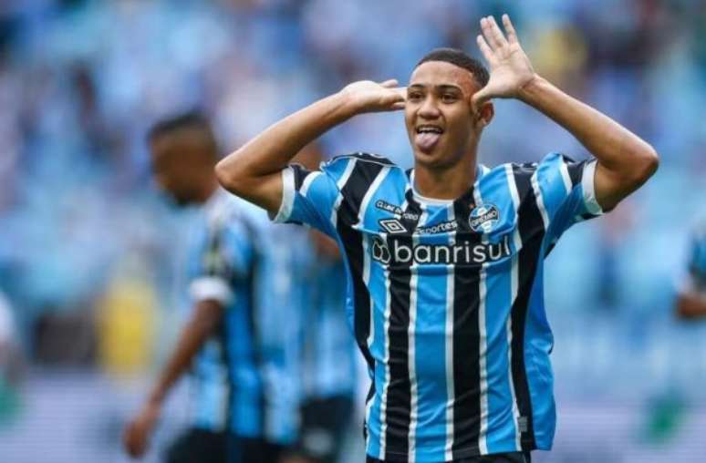 No período em que foi mais utilizado por Renato na temporada, Gustavo ajudou o Grêmio com um gol e duas assistências –