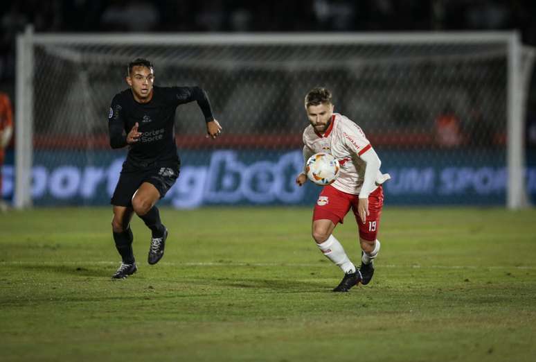 O Corinthians venceu o Red Bull Bragantino por 2 a 1 na ida das oitavas da Sula. 