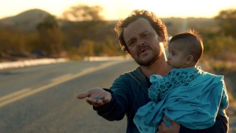 Matheus Nachtergaele (Antônio) em 'Mais Pesado é o Céu'.