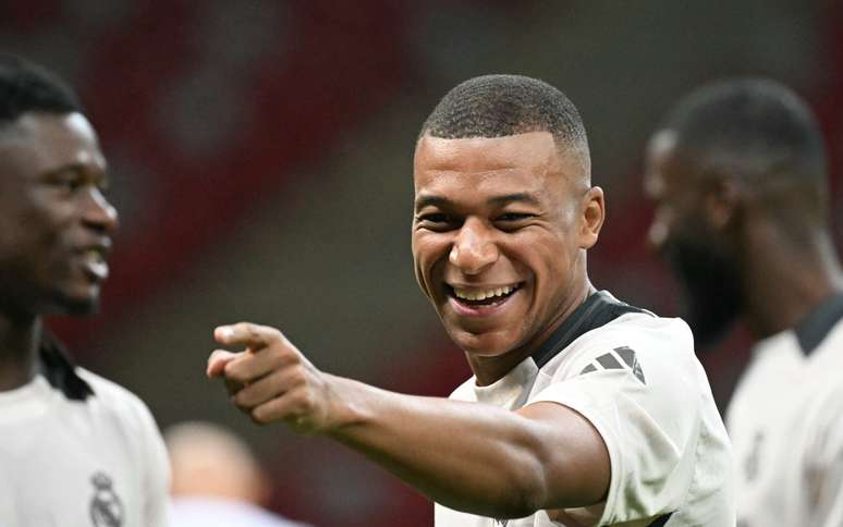 Mbappé pode estrear pelo Real Madrid na Supercopa da Uefa, diante da Atalanta