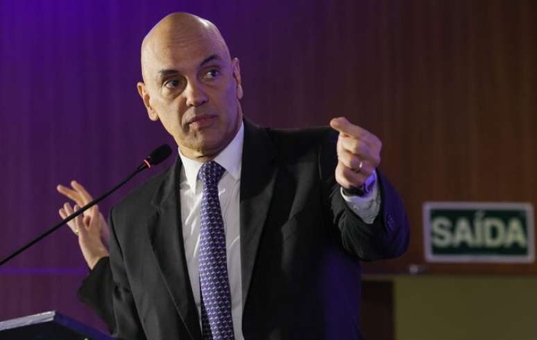 Conduta do ministro Alexandre de Moraes é posta em dúvida