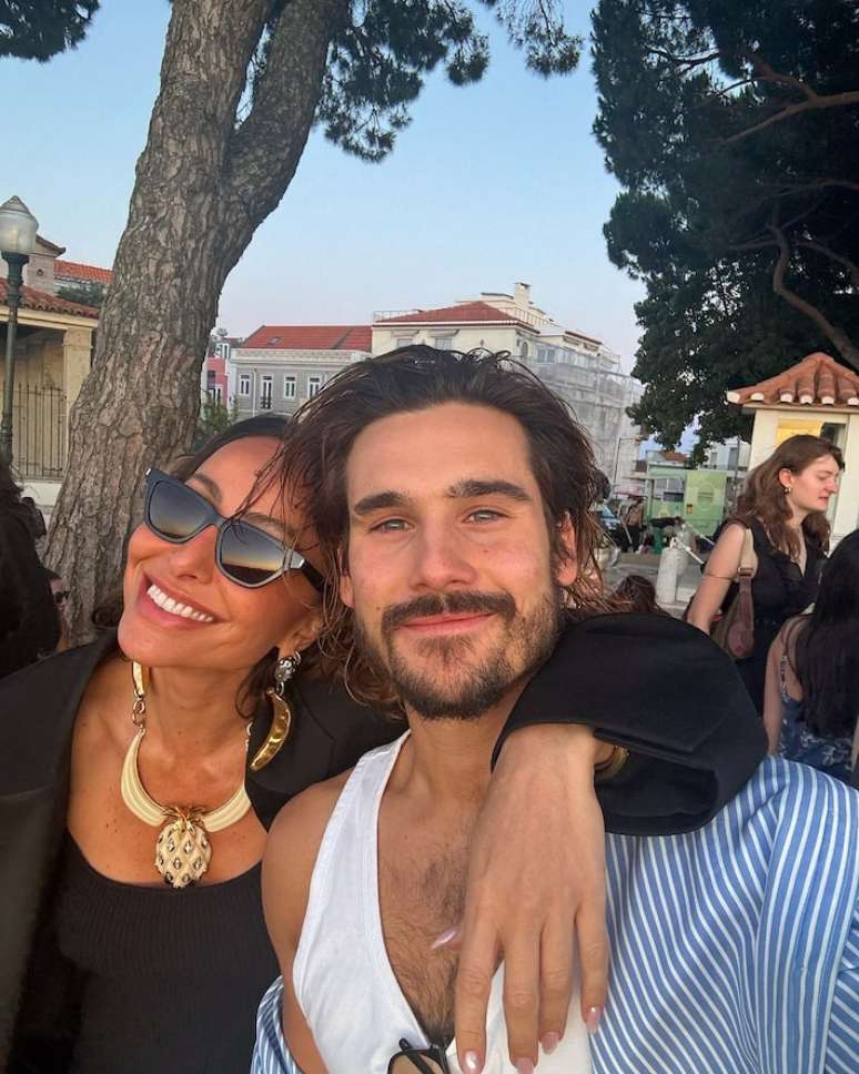 Nicolas Prattes e Sabrina Sato.