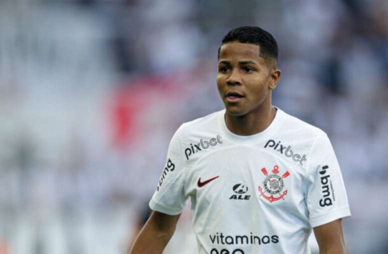 Wesley começa a perder espaço no Corinthians