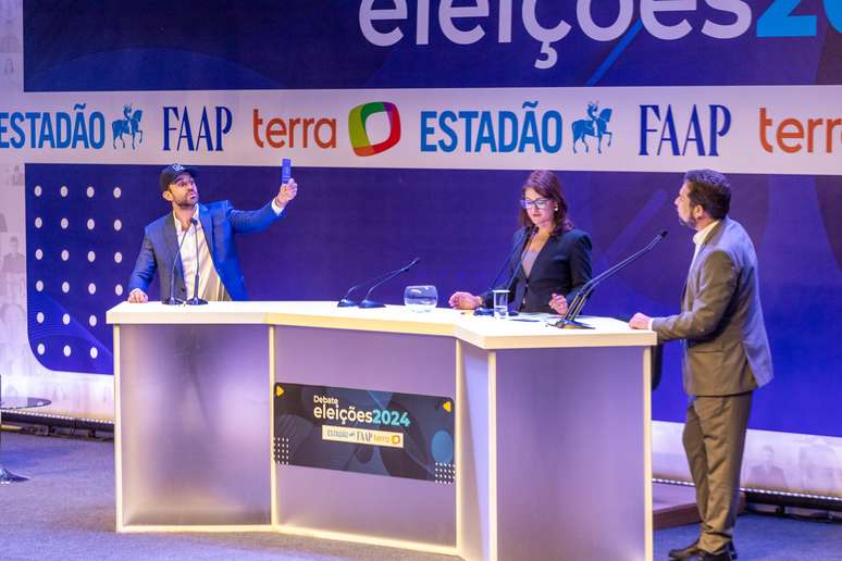 Guilherme Boulos (PSOL) e Pablo Marçal (PRTB) durante debate nesta quarta-feira, 14