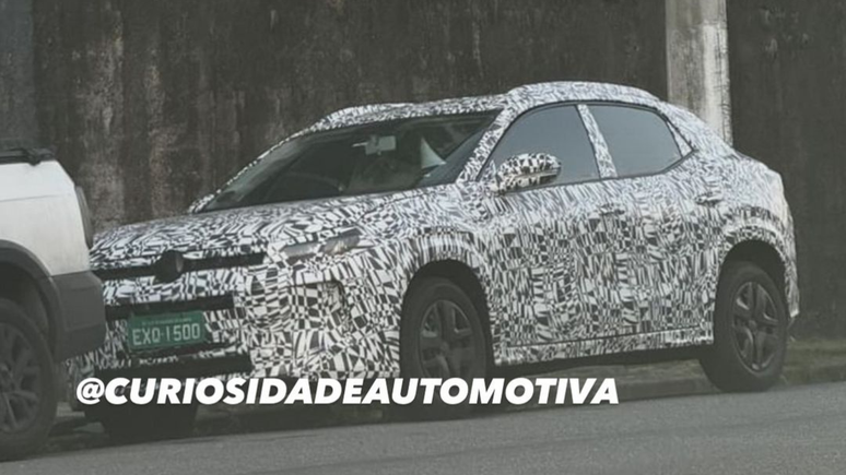 Novo Volkswagen 246 flagrado em testes no Brasil